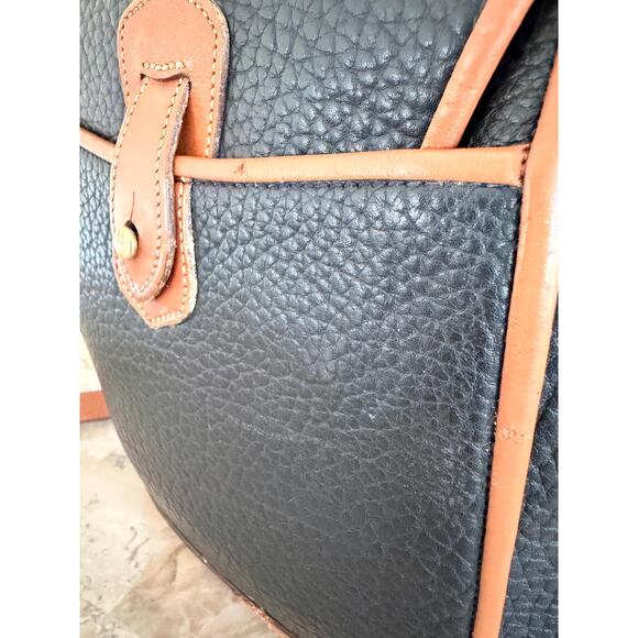 Vtg Dooney And Bourke black Leather black sling shoulder bag crossbody main image 12